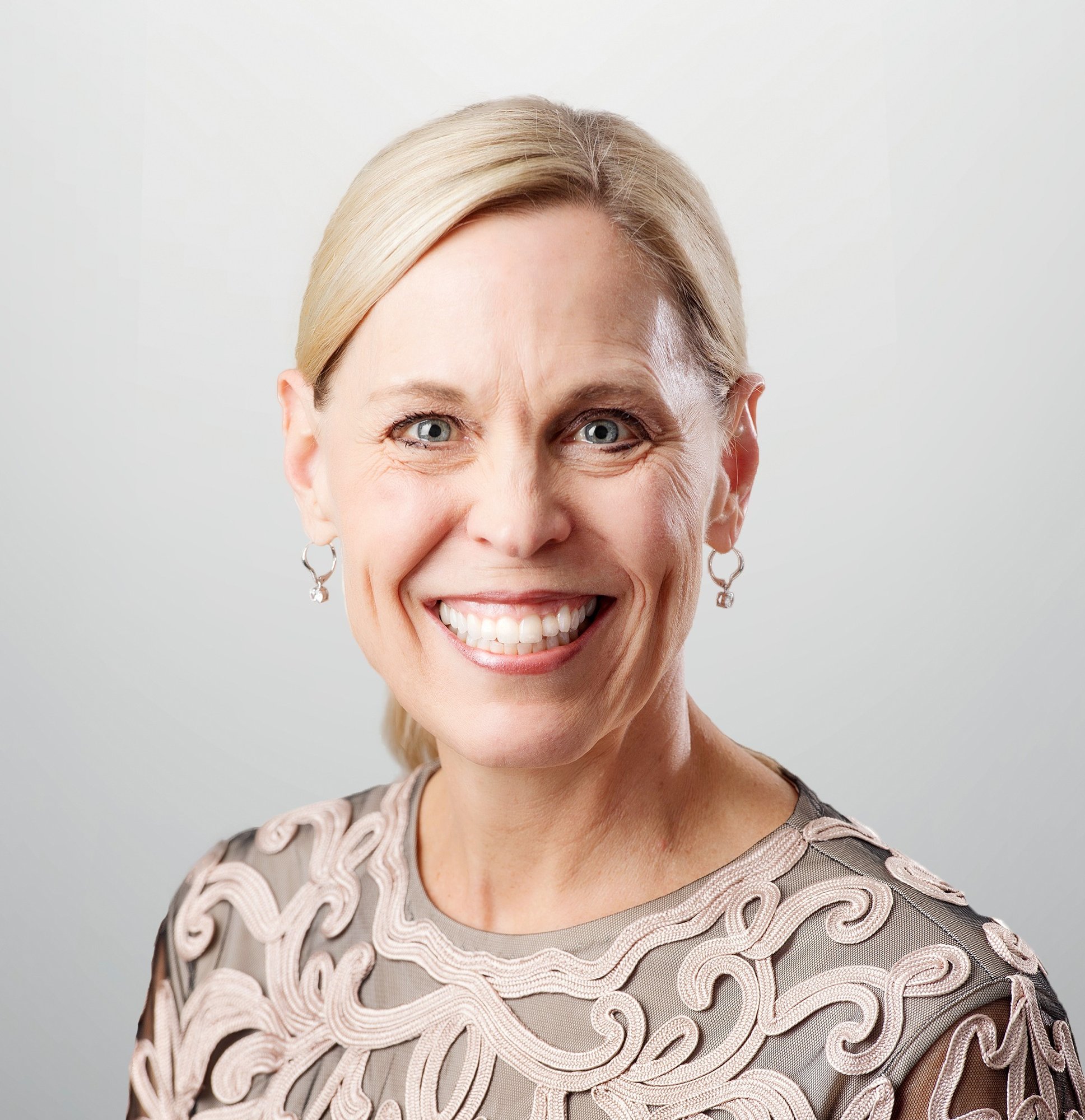 Michelle Rafeld Headshot 2